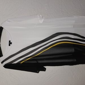Zara White and Black Short Sleeve Tee with Dynamic Stripes